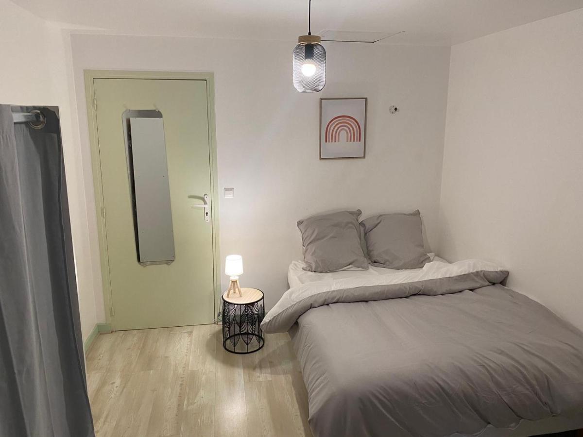 Chez Papa Hotel Tonnerre Bagian luar foto