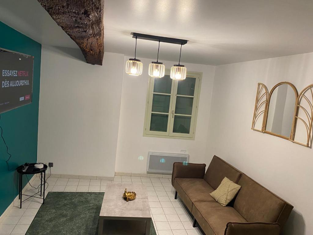 Chez Papa Hotel Tonnerre Bagian luar foto