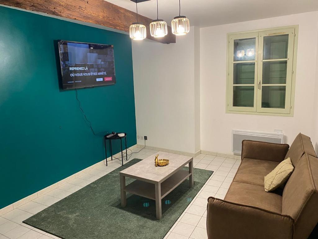 Chez Papa Hotel Tonnerre Bagian luar foto