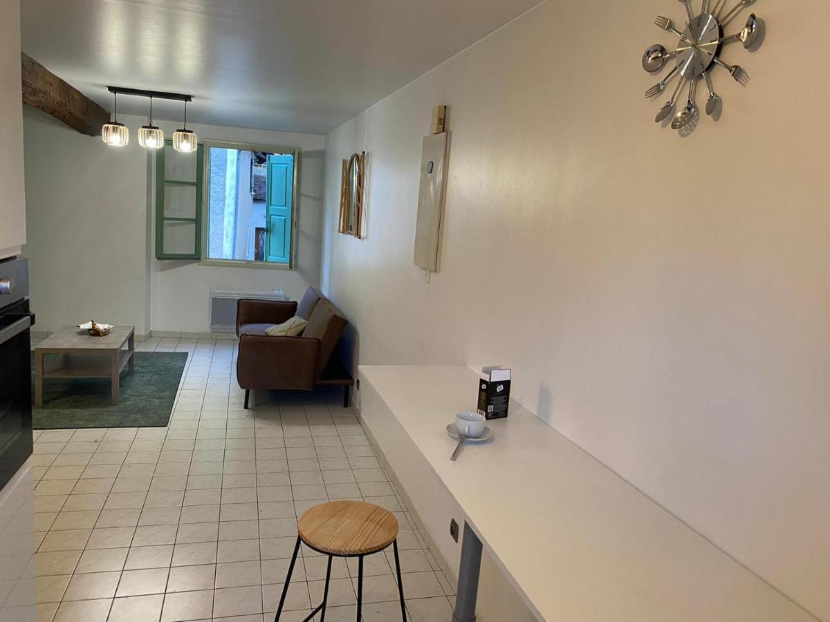 Chez Papa Hotel Tonnerre Bagian luar foto